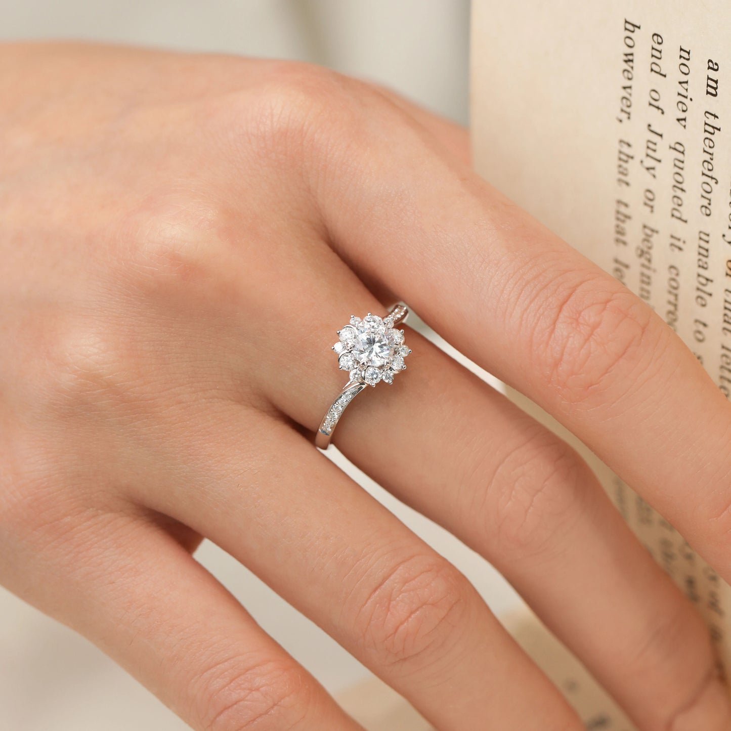 18K Solid White Gold Natural Diamond Ring Love Ring with Floral Design Gift for Couples