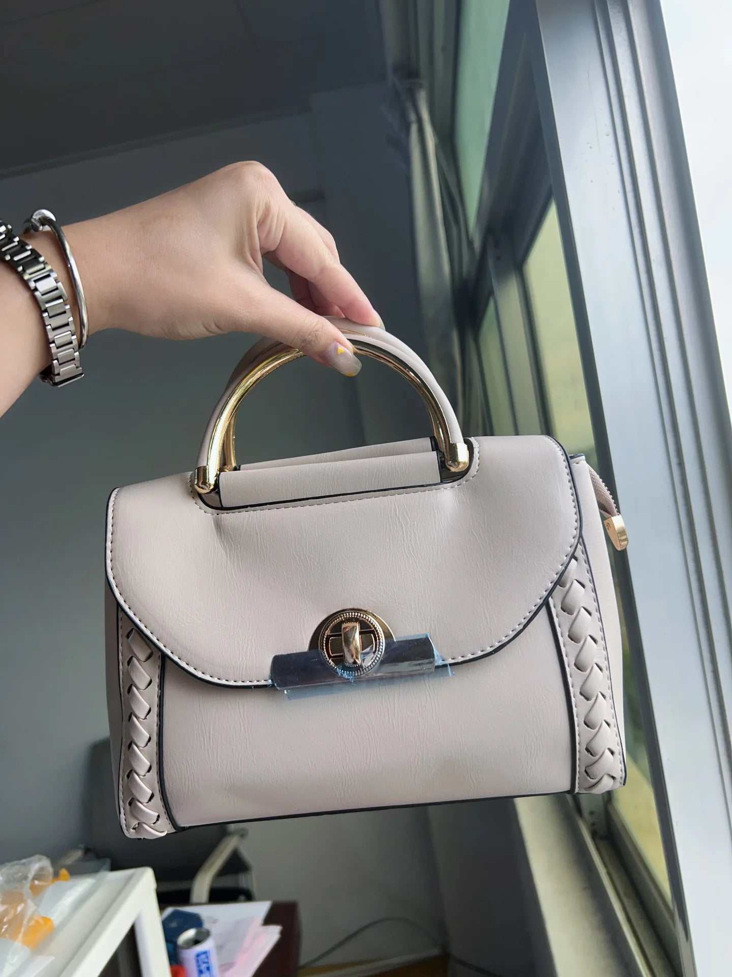 Pu Leather Handbag 2025 Fashion Small Bag High Quality Weaving Handbag Metal Lock Fashion Latest Women's Crossbody Bag
