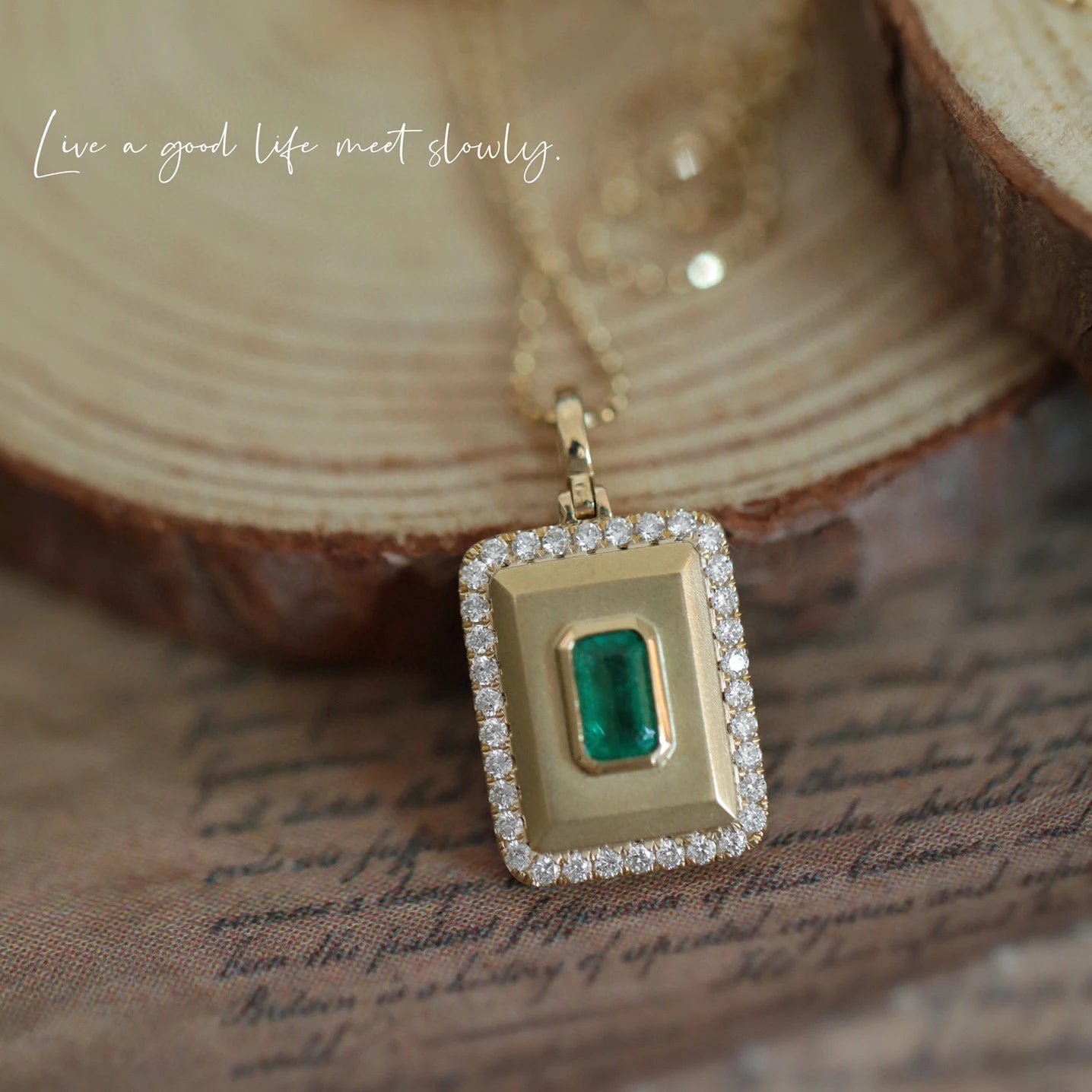 2025 18K Solid Gold Classic Rectangle Square Green Natural Emerald Diamond Gemstone Pendant Fine Jewelry for Women Girls' Party