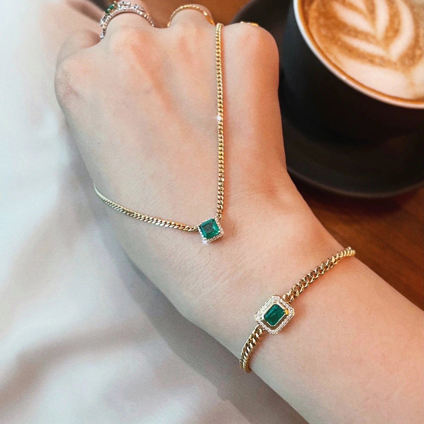 2025 Elegant 18K Solid Yellow Gold Green Natural Emerald Diamond Gemstone Pendant Necklace Fine Jewelry for Women Girl for Gift