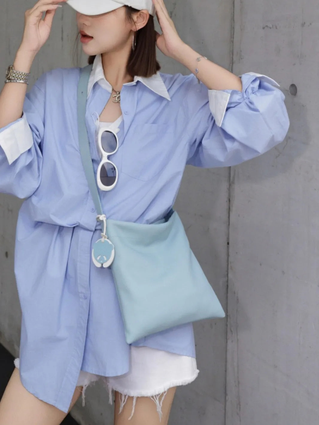 2025 Minimalist Casual Niche Fashion Women's Leather Bucket Bag Single Shoulder Crossbody Strap for Evening Use