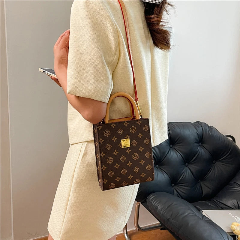 2025 Trend Handbag - Designer's Luxurious Square Shoulder Bag. Polyester-lined Ladies' Bag.