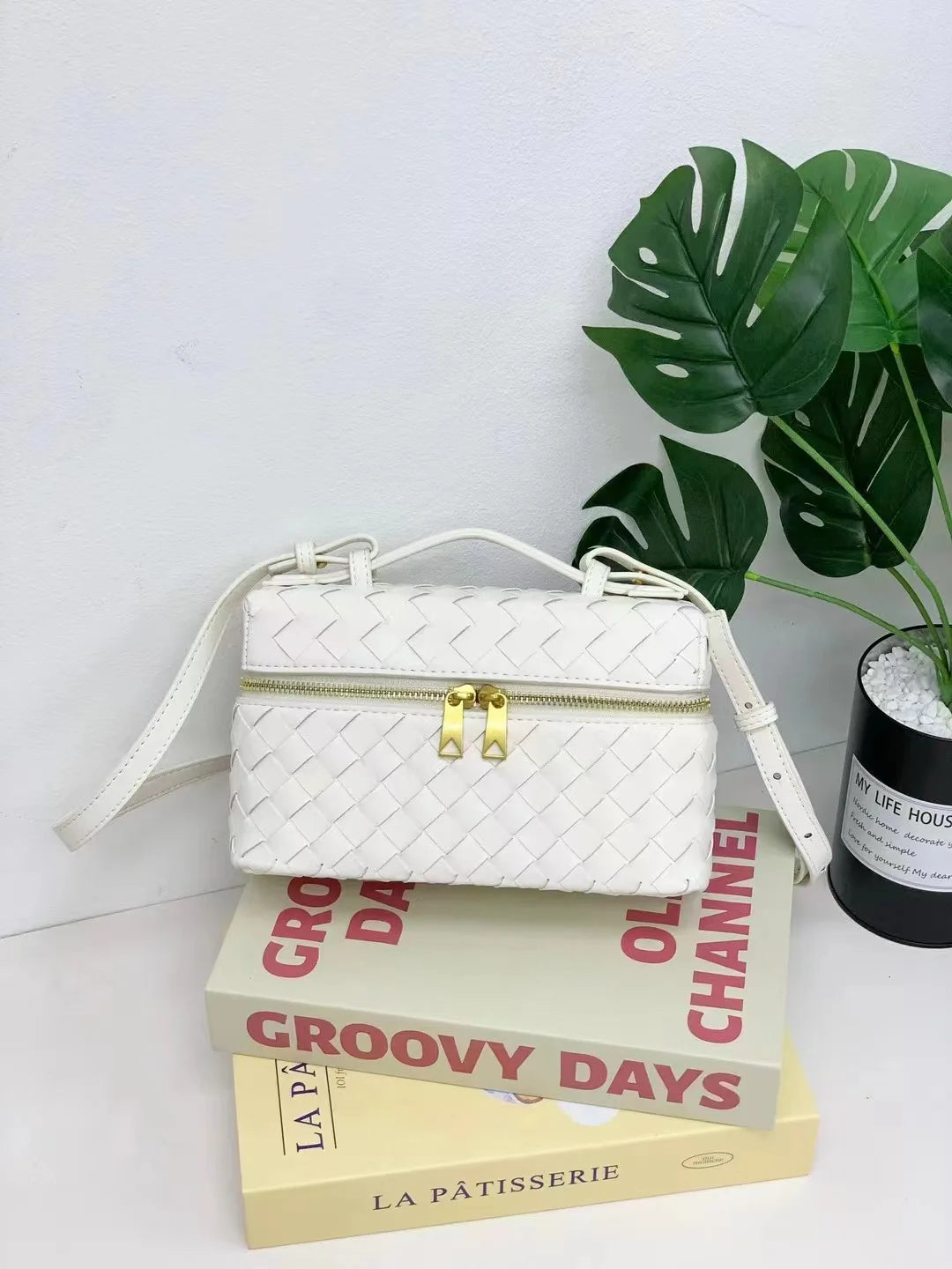 2025 New Genuine Leather Woven Handbag Elegance Handmade Woven Crossbody Bag Women's High-End Single Shoulder Bag