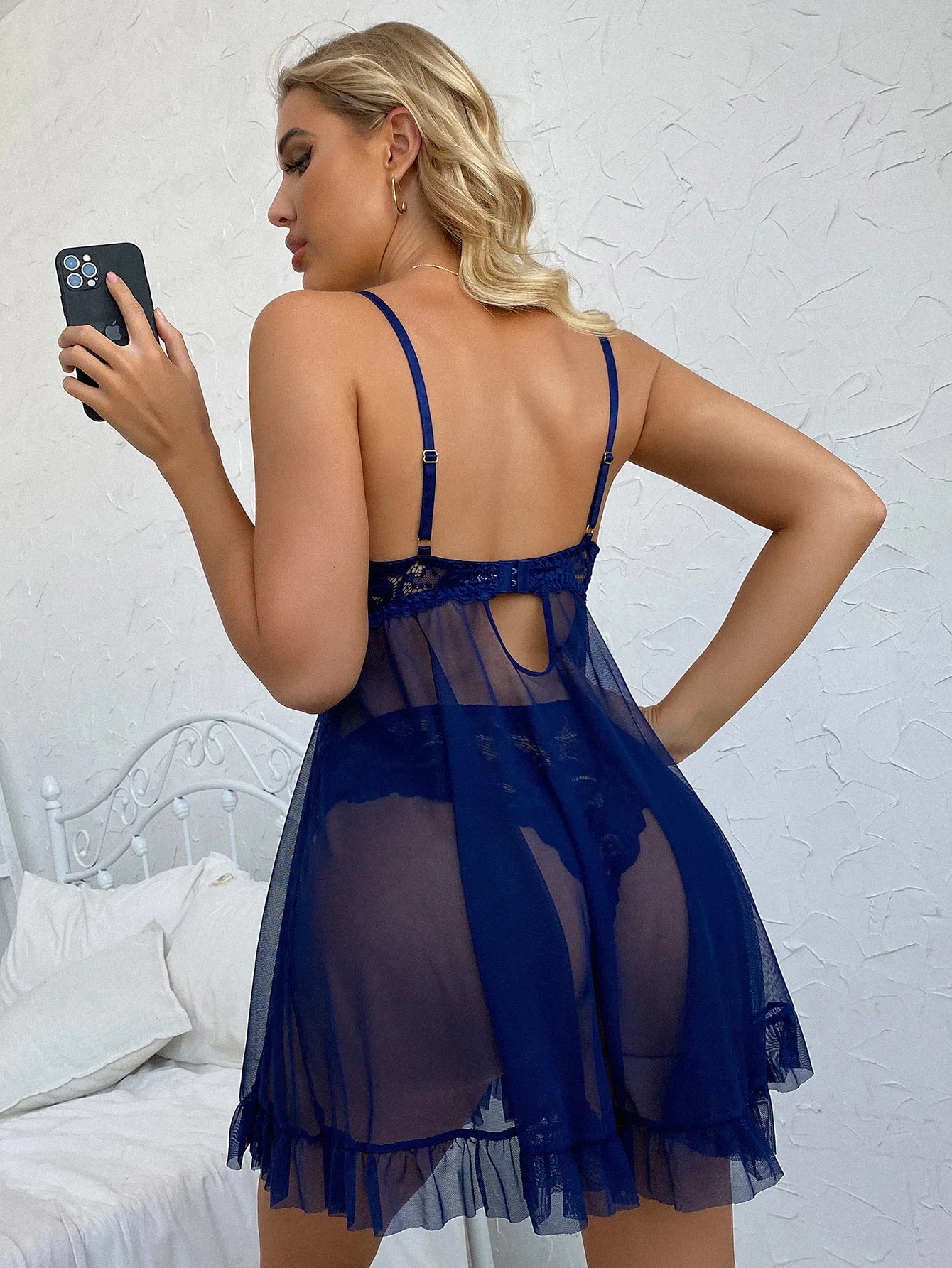 Ice Silk Thin Halter Sexy Pajamas Lace Nightdress And Thong Sets Plus Size Nightwear Women Underwear Sleepwear Transparent Dress
