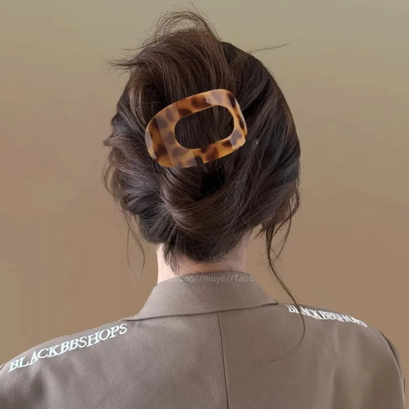 Fashion Oval Flat Hair Claw Clips for Women Matte Duckbill Clip Back-of-Head Bun Hair Accessories Simple Clip Hair Ornament