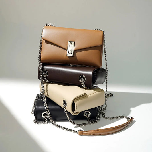 2025 Latest Designer Genuine Cowhide Leather Handbags for Women Fashion Mini Bags with Sequins Chain and Cover Closure
