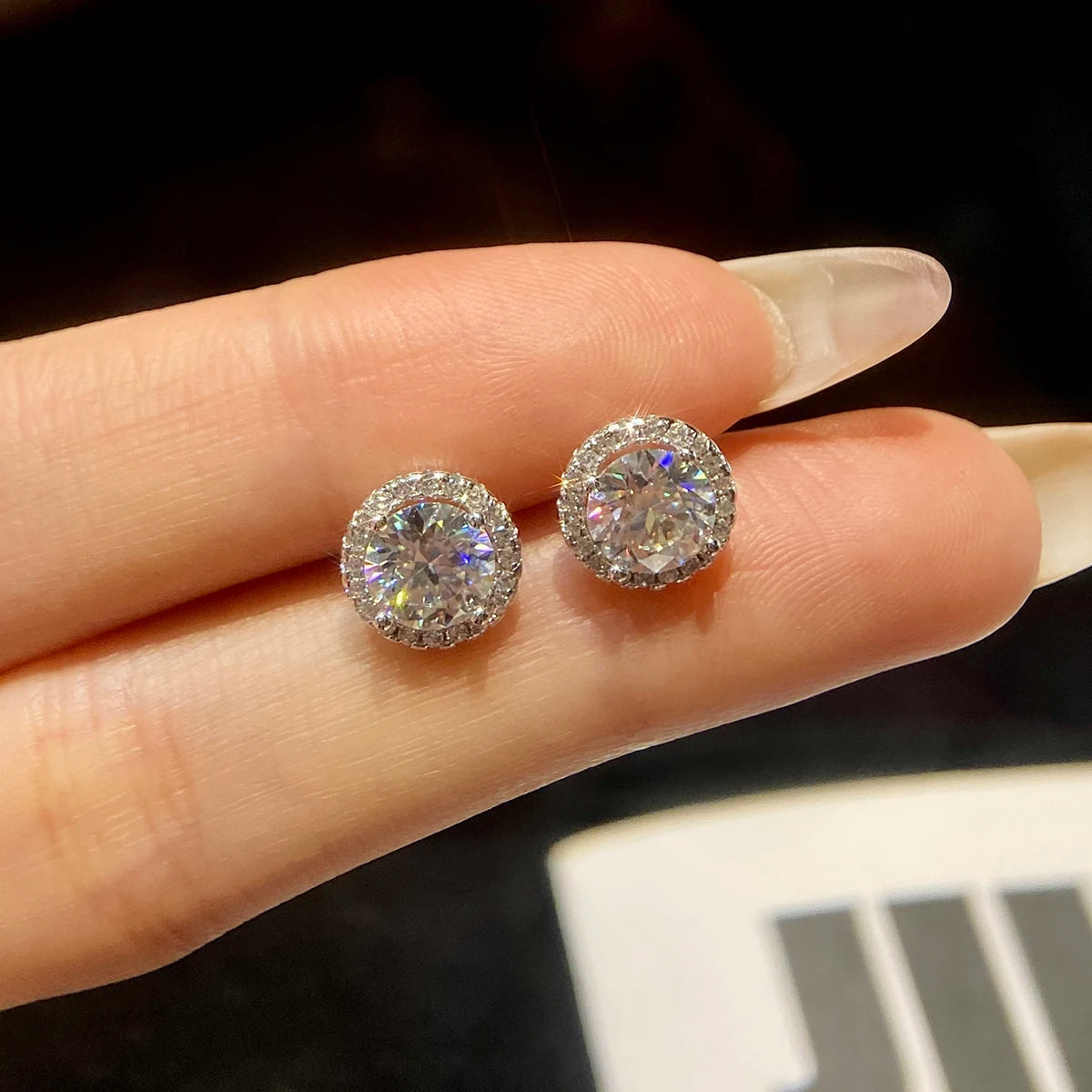 Luxury Diamond  Moissanite Round Stud Earrings S925 Silver Twist Bead Design Stud Earrings for Women Men Fine Jewelry