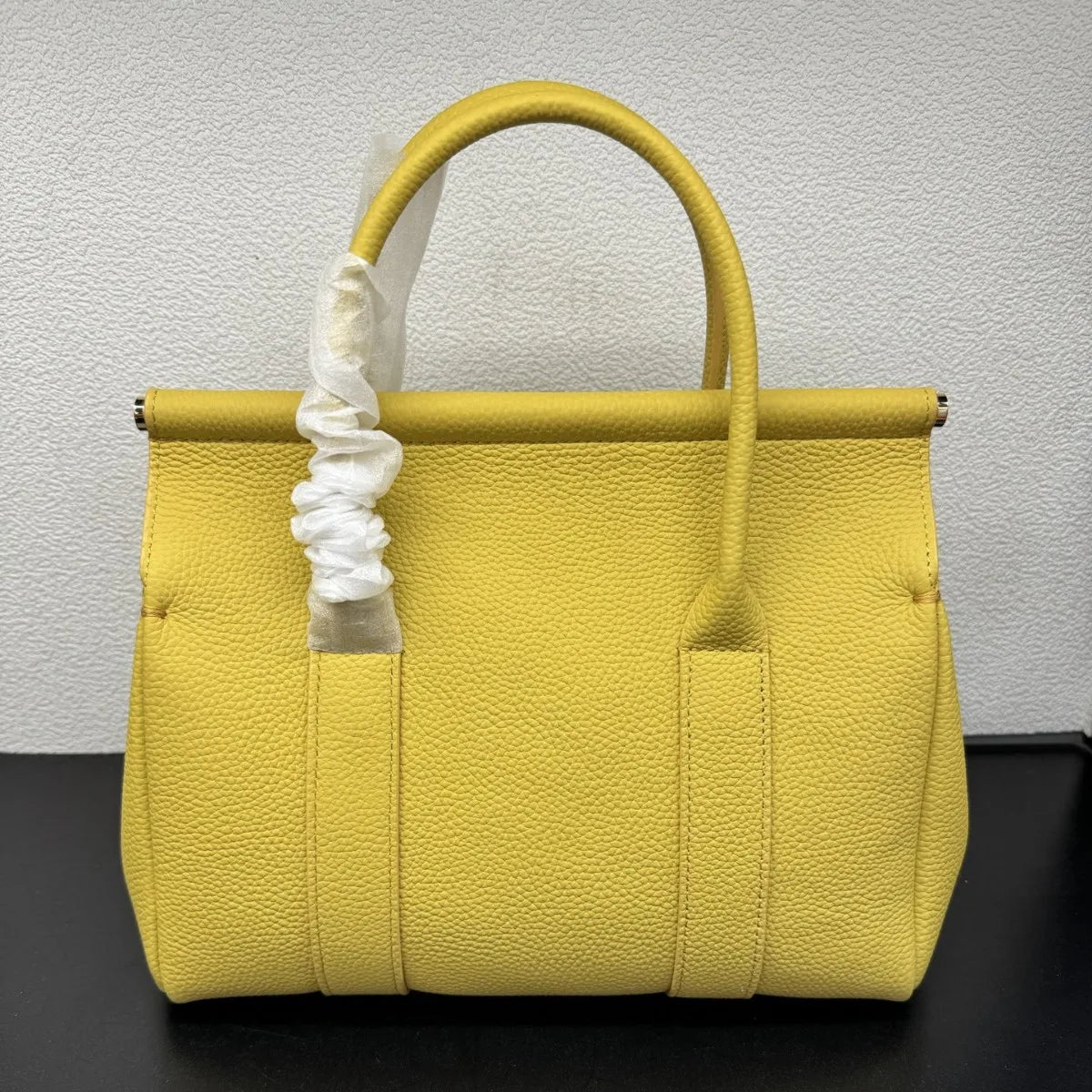 2025 Luxury Large Capacity Tote Bag for Women LP Natural Cowhide Two Versatile Zipper Handbag for Travel Commuting Leather