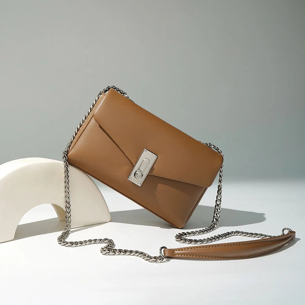 2025 Latest Designer Genuine Cowhide Leather Handbags for Women Fashion Mini Bags with Sequins Chain and Cover Closure