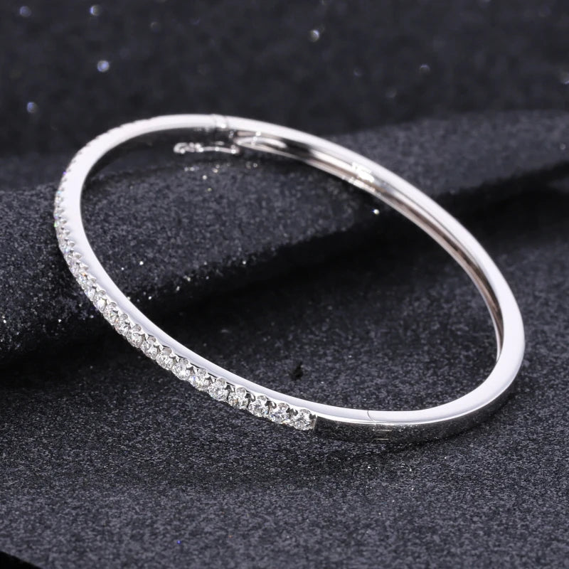 MomentWill 18k White Gold Bracelet  Bangle Gold e VVS Clarity Round Shape DEF Moissanite