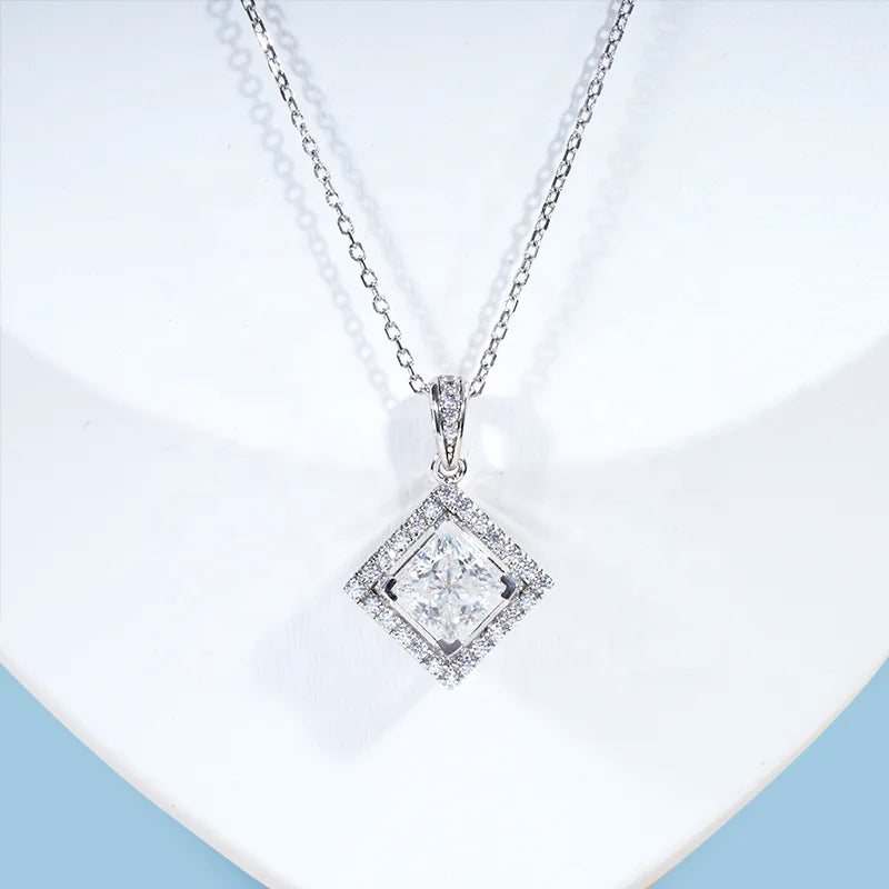 MomentWill Fashion Designs 925 Silver Fine Cute Simple Jewelry  Moissanite Necklaces