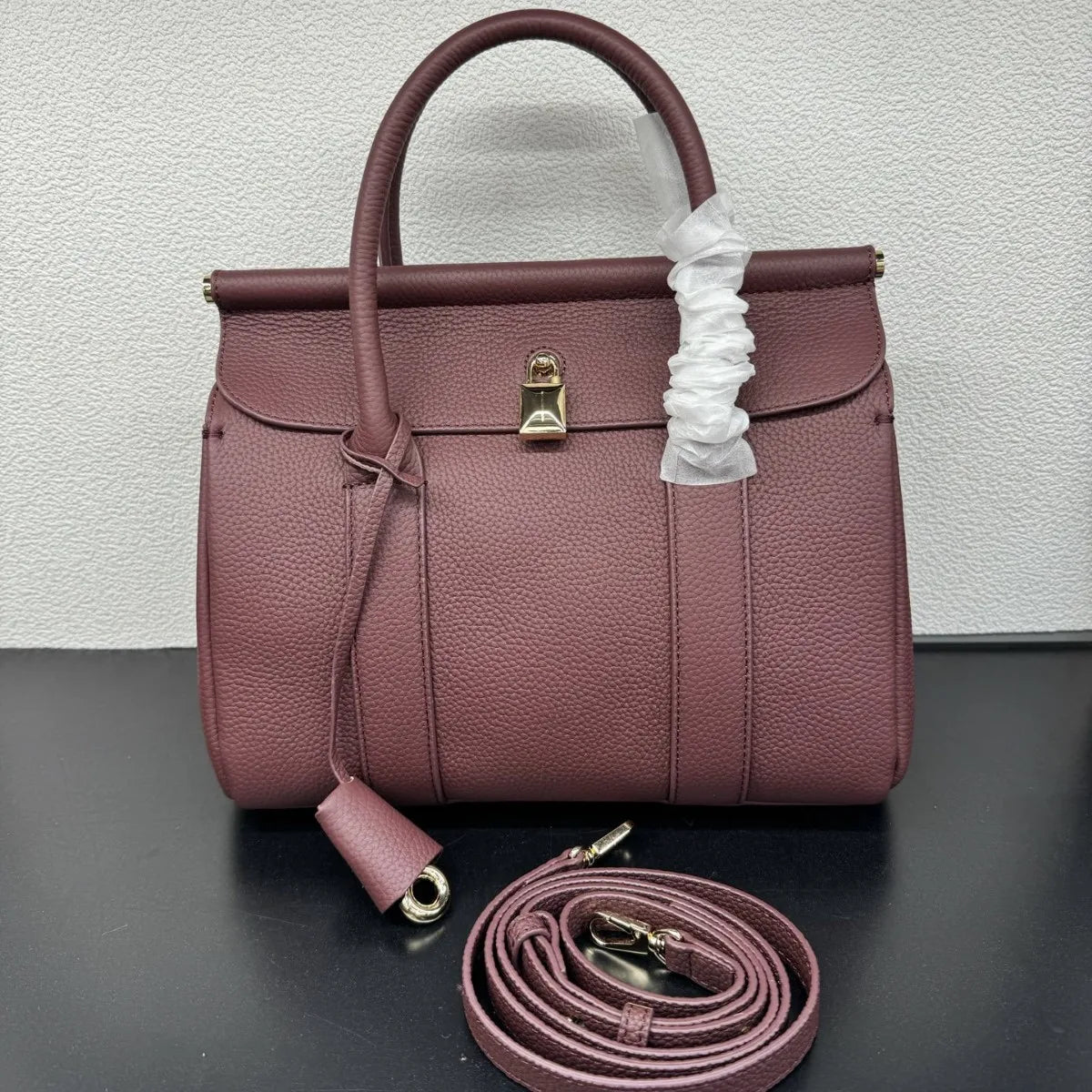 2025 Luxury Large Capacity Tote Bag for Women LP Natural Cowhide Two Versatile Zipper Handbag for Travel Commuting Leather