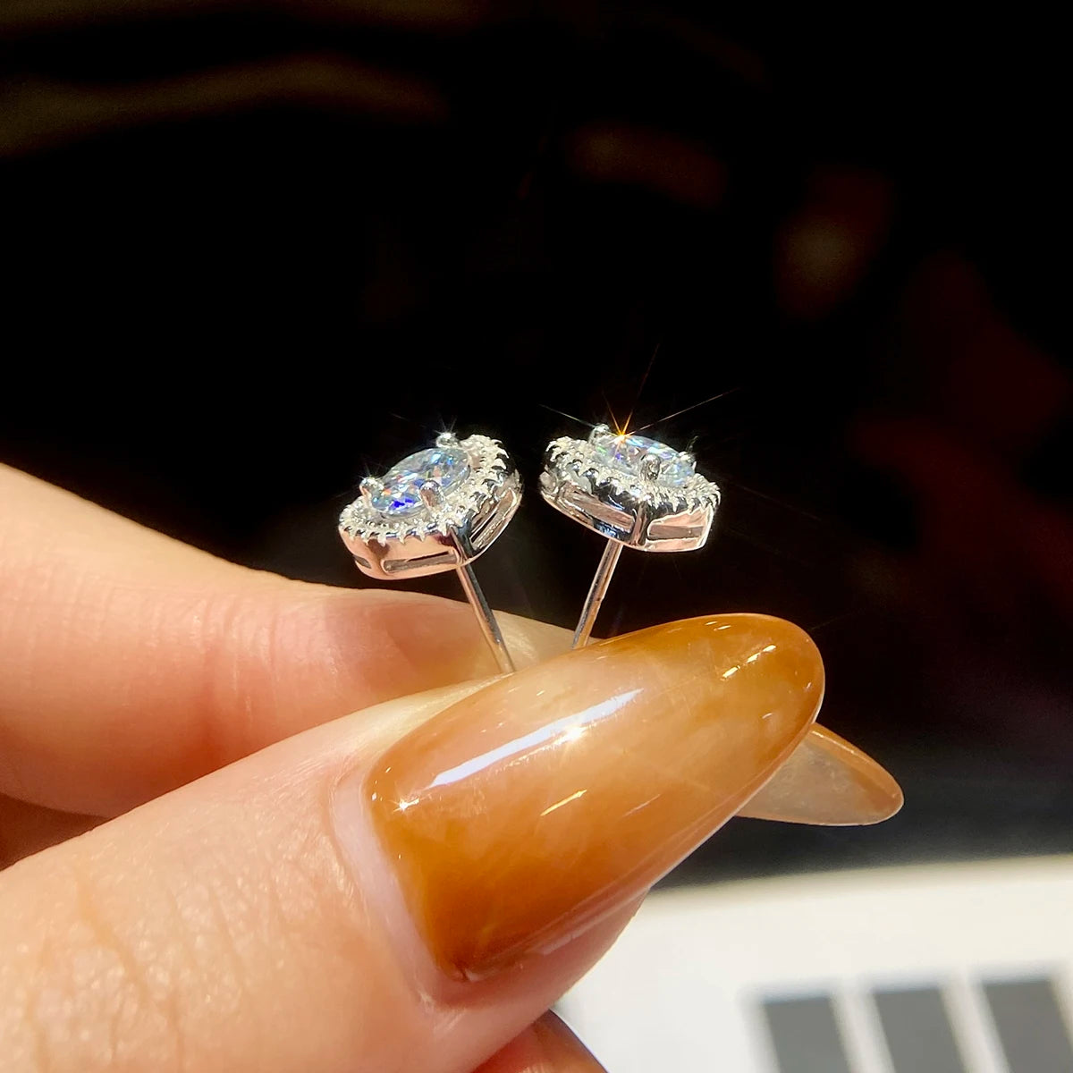 0.5CT Color Moissanite Diamond Unusual Heart Halo Stud Earrings for Women 925 Sterling Silver Wedding Luxury Jewelry
