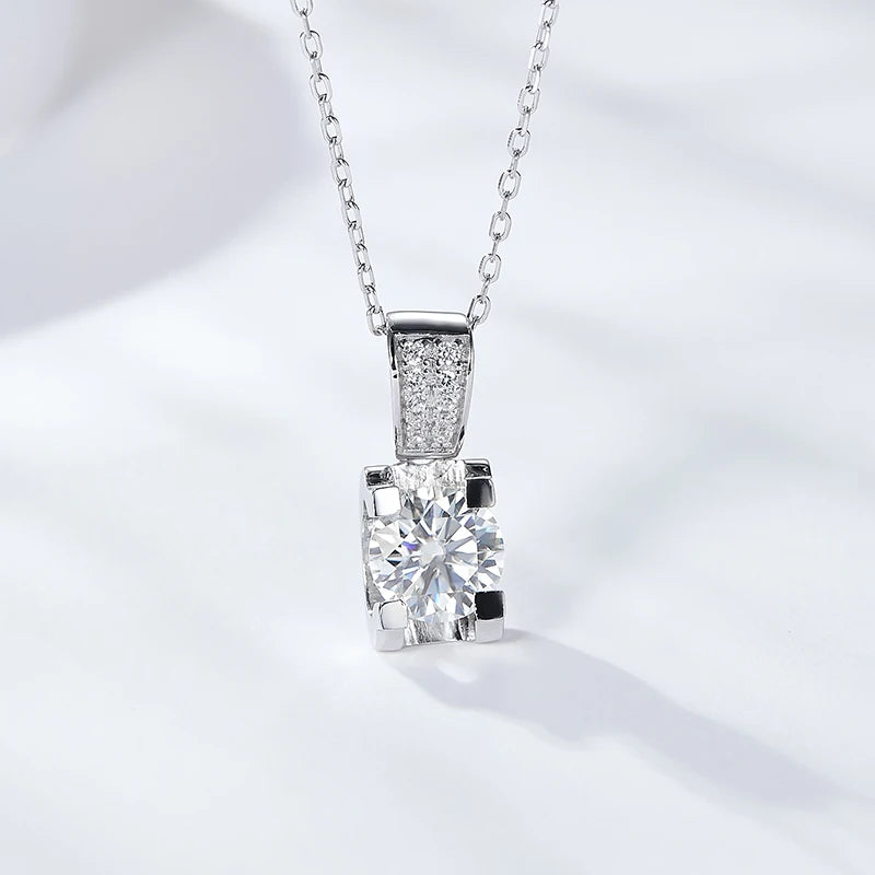 MomentWill Fashion Designs 925 Silver Fine Cute Simple Jewelry  Moissanite Necklaces