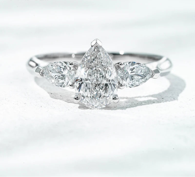 MomentWill 18K White Gold Ring 1.2ct Diamond Three Stone Pear Shape Lab Grown Diamond Hpht Cvd Engagement Wedding Ring Jewelry