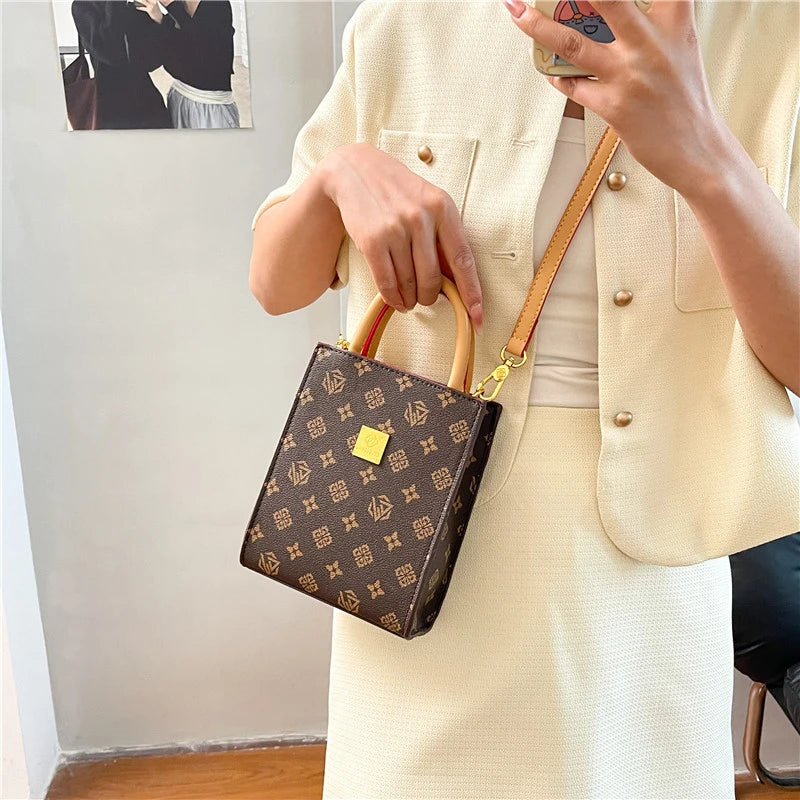 2025 Trend Handbag - Designer's Luxurious Square Shoulder Bag. Polyester-lined Ladies' Bag.