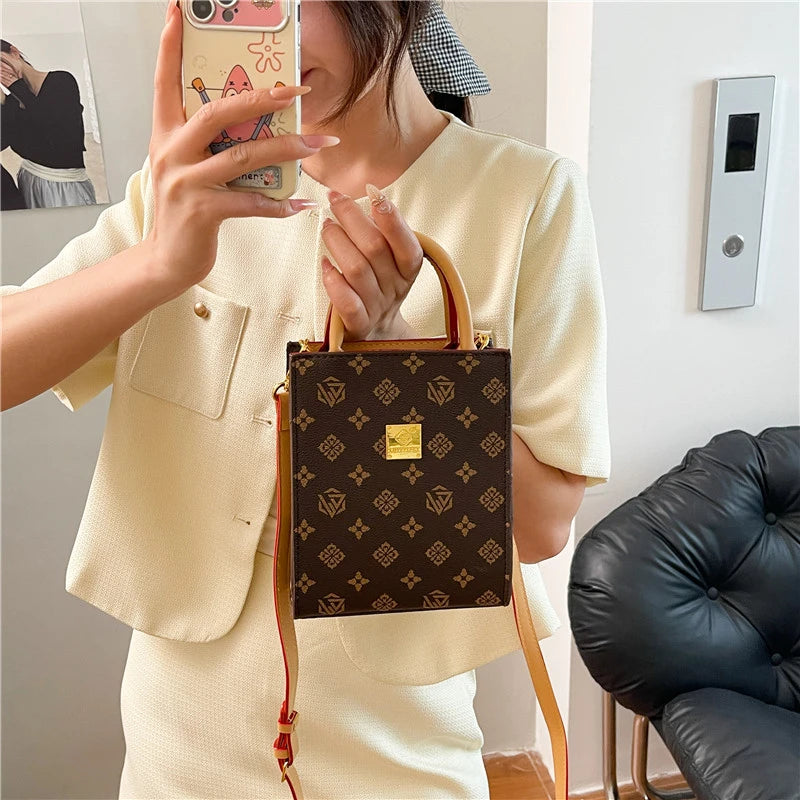 2025 Trend Handbag - Designer's Luxurious Square Shoulder Bag. Polyester-lined Ladies' Bag.