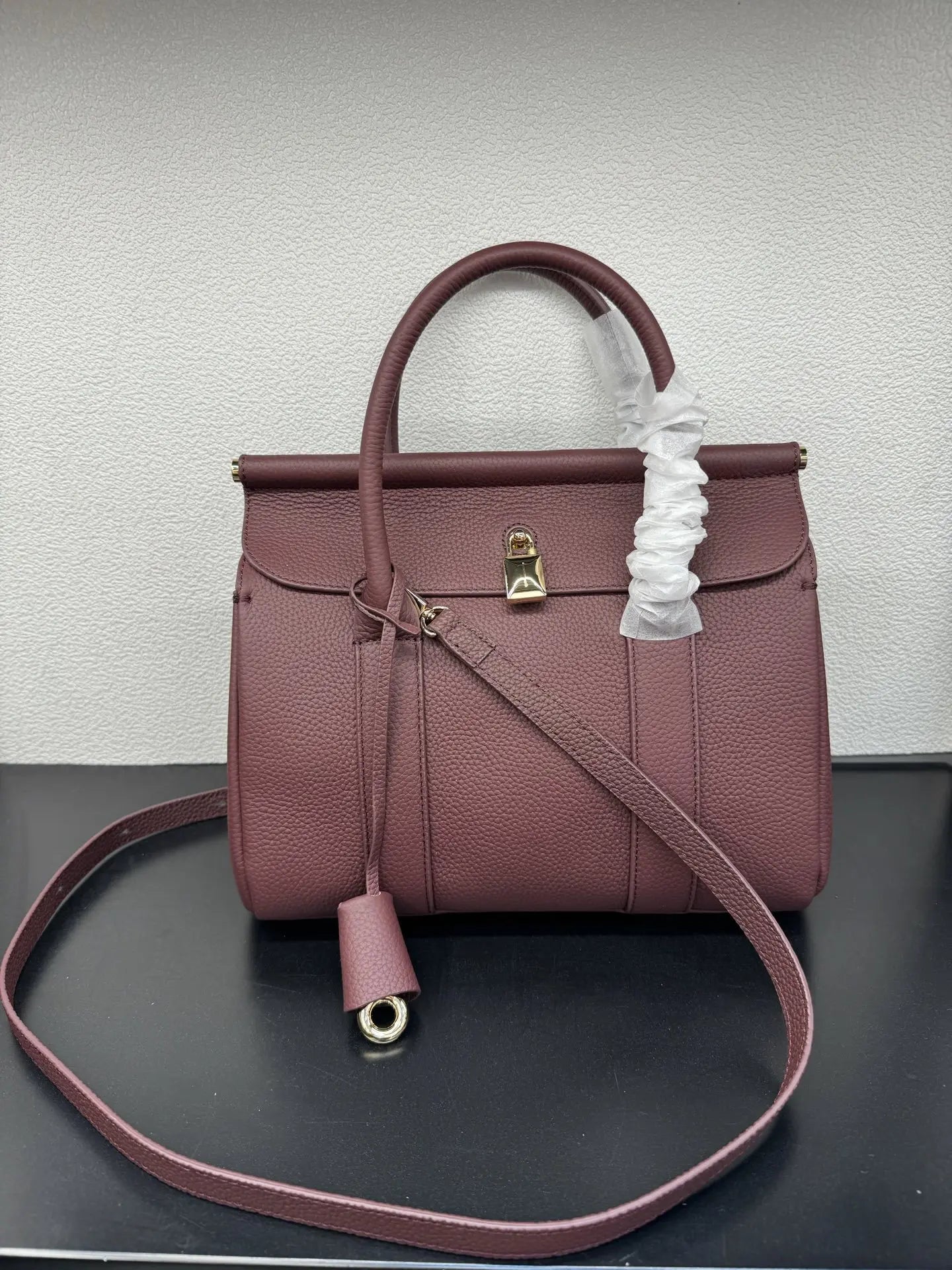 2025 Luxury Large Capacity Tote Bag for Women LP Natural Cowhide Two Versatile Zipper Handbag for Travel Commuting Leather