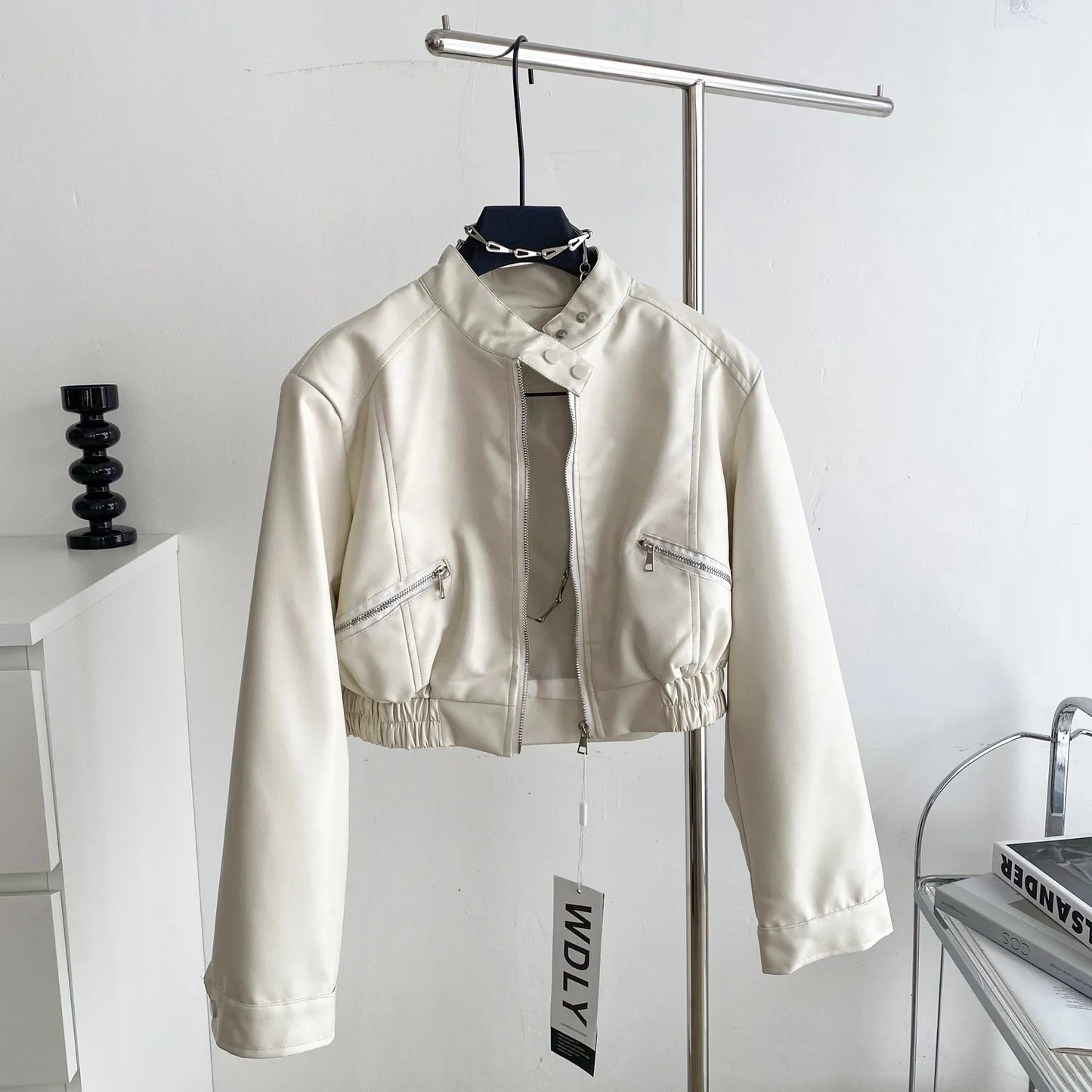 2025 Autumn New Zipper Women's Motorcycle Short Padded Shoulder Jacket Female Long Sleeve Leather Coat