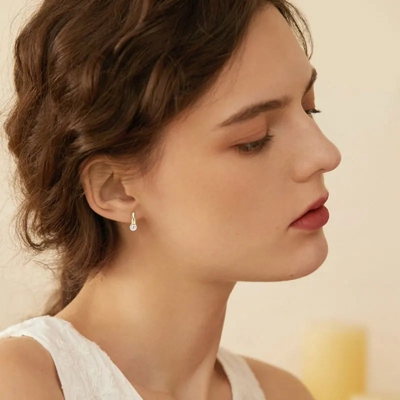 Best Selling 925 Sterling Silver Bezel Setting 6-6.5mm Shell Pearl Clip Earrings for Women Trendy Fashion Accessory