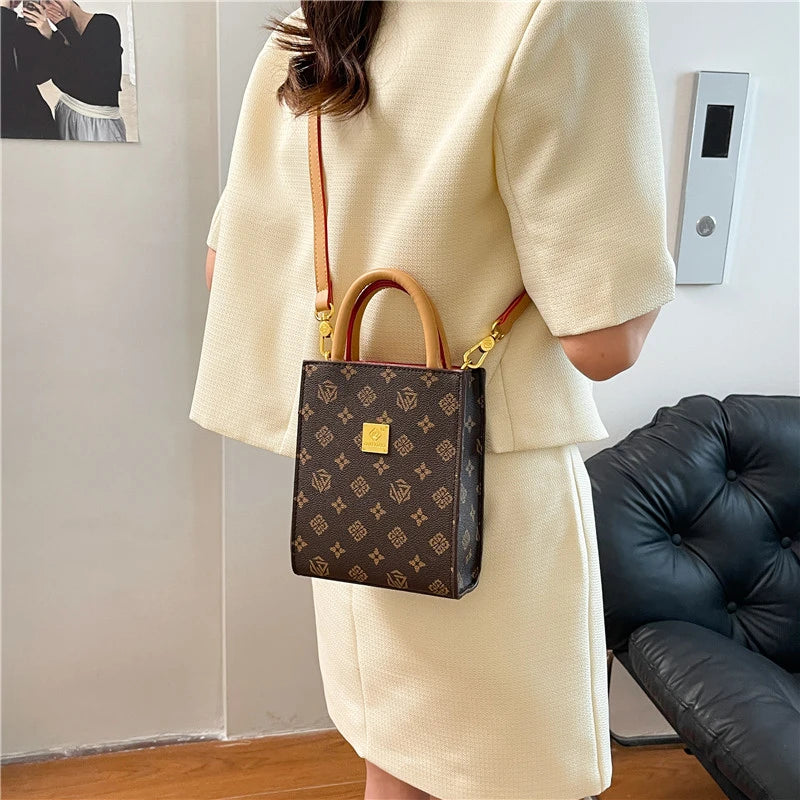 2025 Trend Handbag - Designer's Luxurious Square Shoulder Bag. Polyester-lined Ladies' Bag.