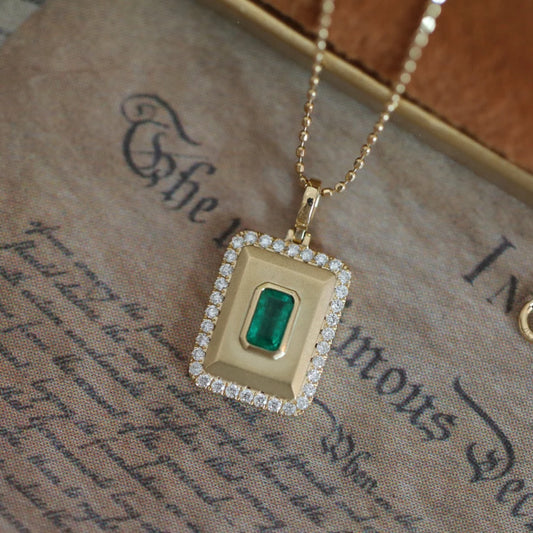 2025 18K Solid Gold Classic Rectangle Square Green Natural Emerald Diamond Gemstone Pendant Fine Jewelry for Women Girls' Party
