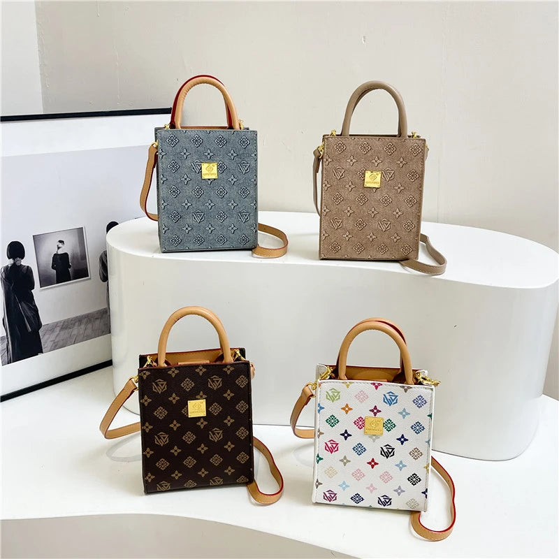 2025 Trend Handbag - Designer's Luxurious Square Shoulder Bag. Polyester-lined Ladies' Bag.