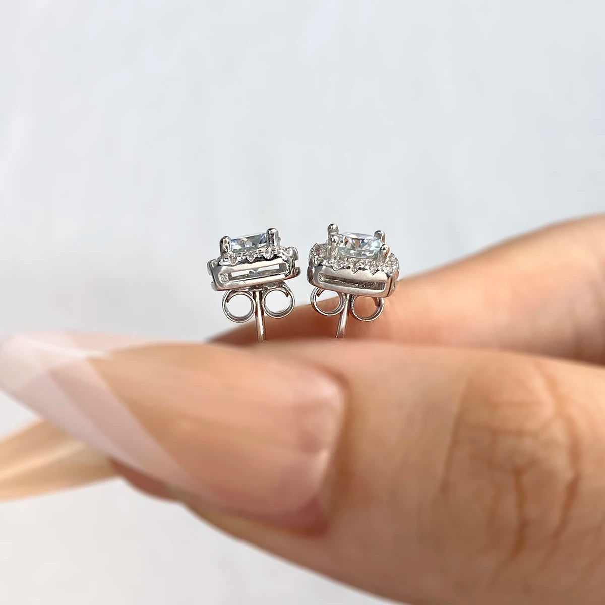 New Luxury 925 Sterling Silver Full Drill Square Stud Earrings 1ct Moissanite Fine Jewelry Weddings Bridal Trendy Style Gifts