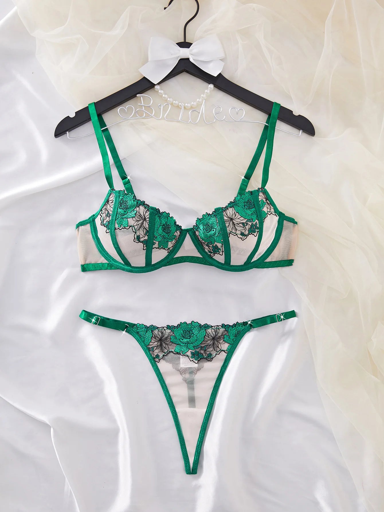 Sexy Underwear Green Flower Embroidery Two Piece Set Bra with G-Thong Lingerie Valentine's Day Underwear for Girls