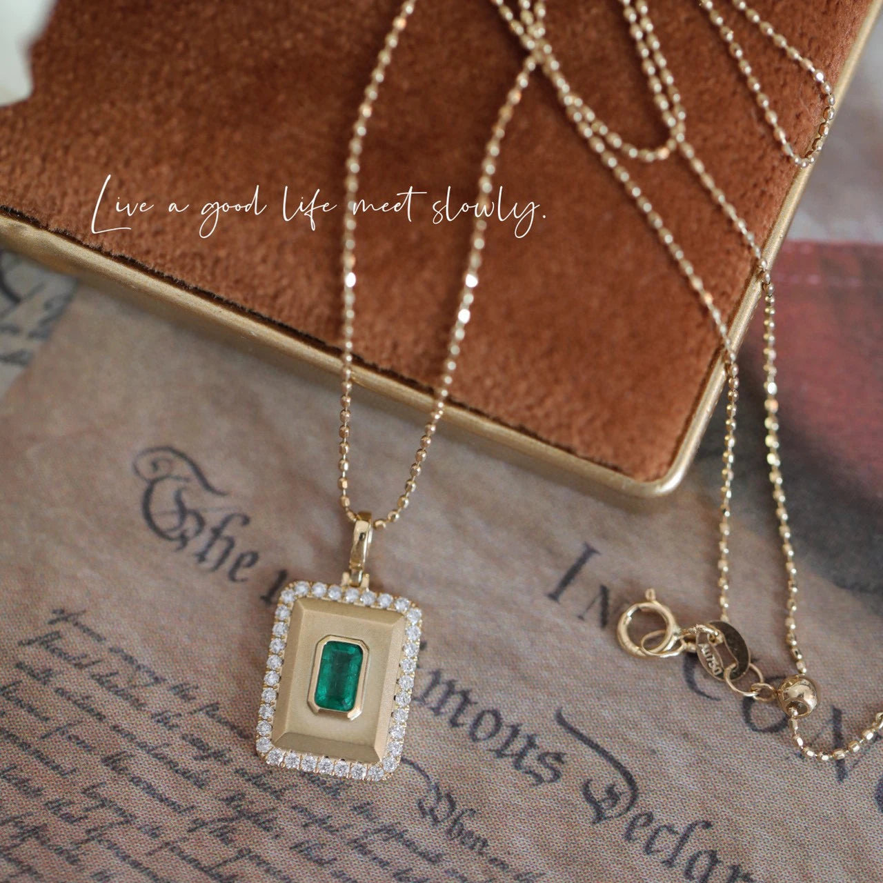 2025 18K Solid Gold Classic Rectangle Square Green Natural Emerald Diamond Gemstone Pendant Fine Jewelry for Women Girls' Party
