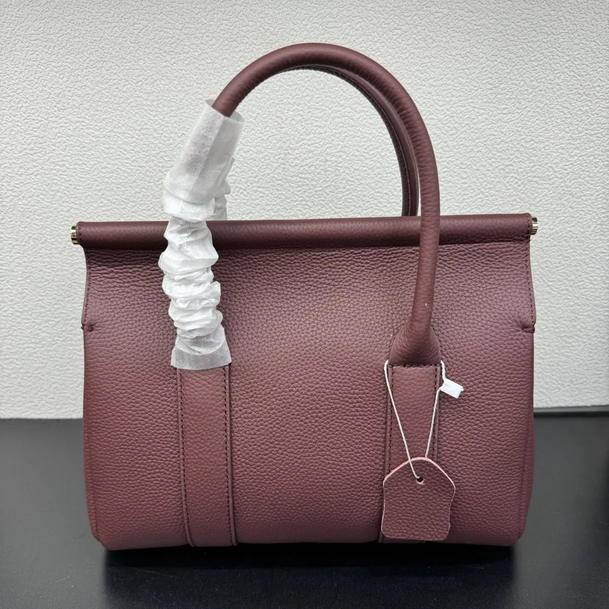 2025 Luxury Large Capacity Tote Bag for Women LP Natural Cowhide Two Versatile Zipper Handbag for Travel Commuting Leather