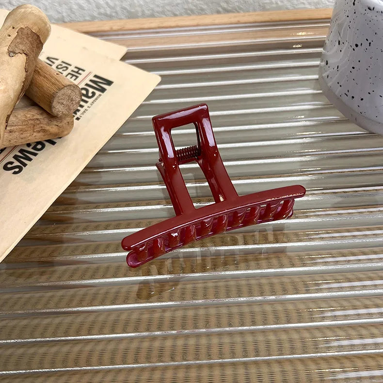 Christmas and New Year Wine Red Geometry Hair Claw Shark Clip for Woman Elegant Versatile Hairpin  Fashion Hair Accessories