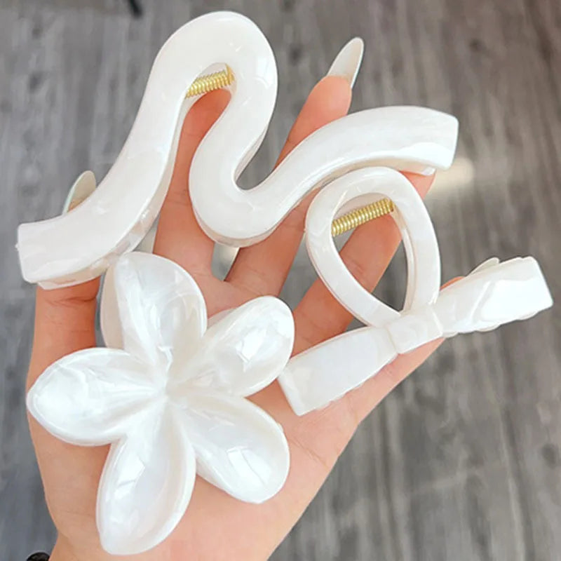 Korean Hawaiian Flower Crab Hair Clips Female Fashion Plastic Shark Hair Claw Hairpin Barrettes For Girls Beach Hair Accessories