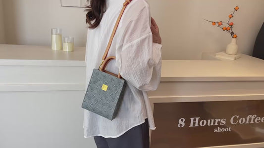 2025 Trend Handbag - Designer's Luxurious Square Shoulder Bag. Polyester-lined Ladies' Bag.